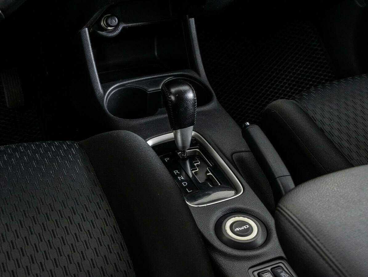 Mitsubishi Outlander с пробегом — 2012 год. Фото: #9