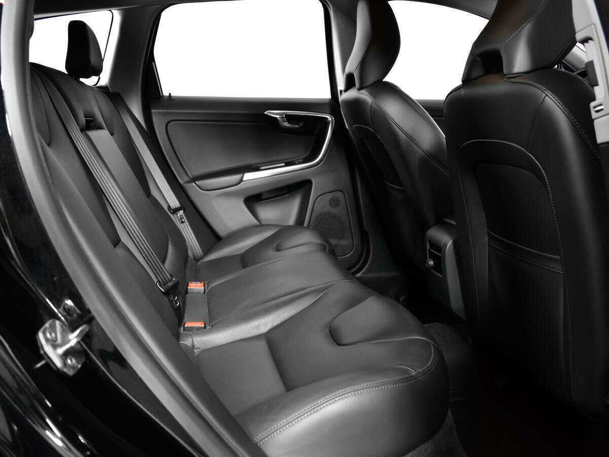 Volvo XC60 с пробегом — 2014 год. Фото: #9