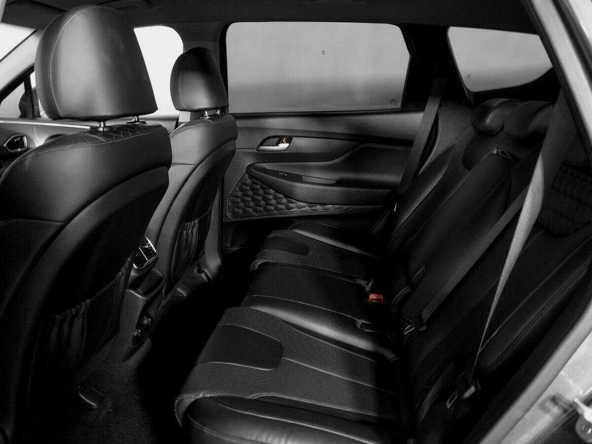 Hyundai Santa Fe с пробегом — 2018 год. Фото: #9