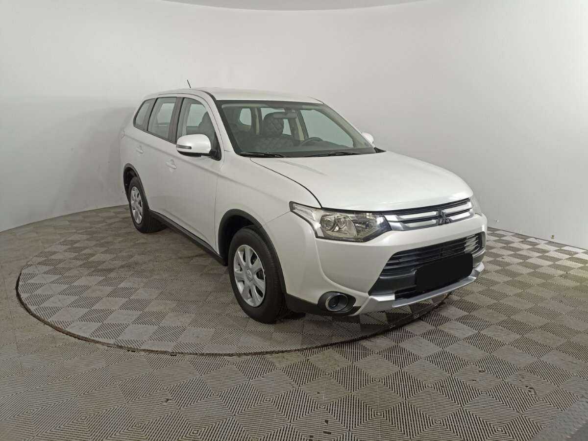 Mitsubishi Outlander с пробегом — 2014 год. Фото: #2