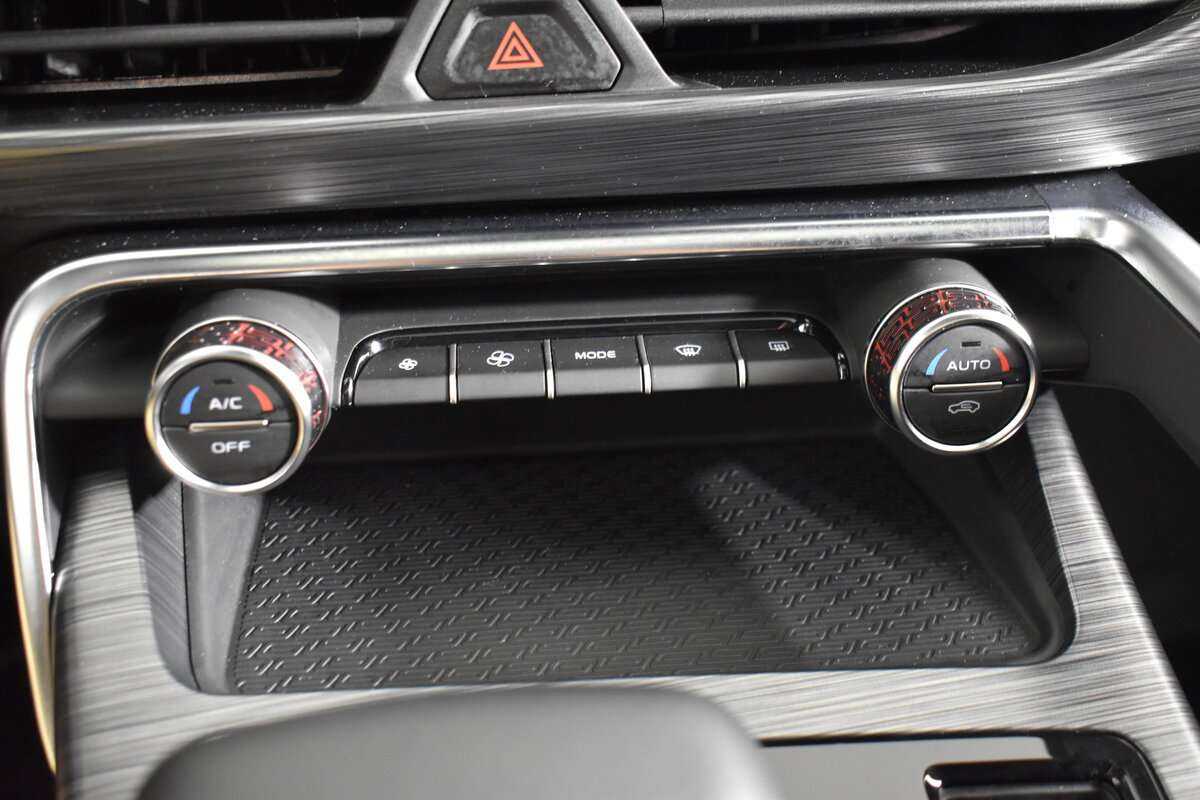 Geely Tugella с пробегом — 2022 год. Фото: #17