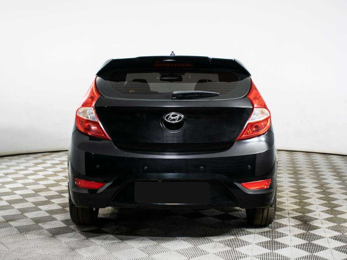 Hyundai Solaris с пробегом — 2012 год. Фото: #4