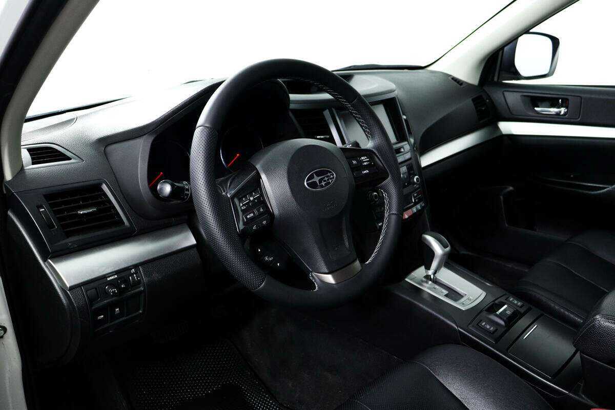 Subaru Outback с пробегом — 2012 год. Фото: #12