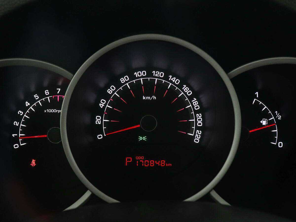 Kia Venga с пробегом — 2012 год. Фото: #6