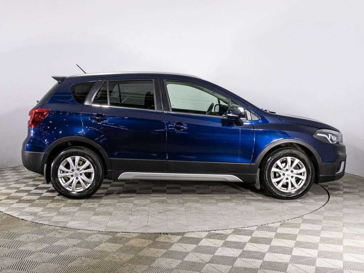 Suzuki SX4 с пробегом — 2018 год. Фото: #3