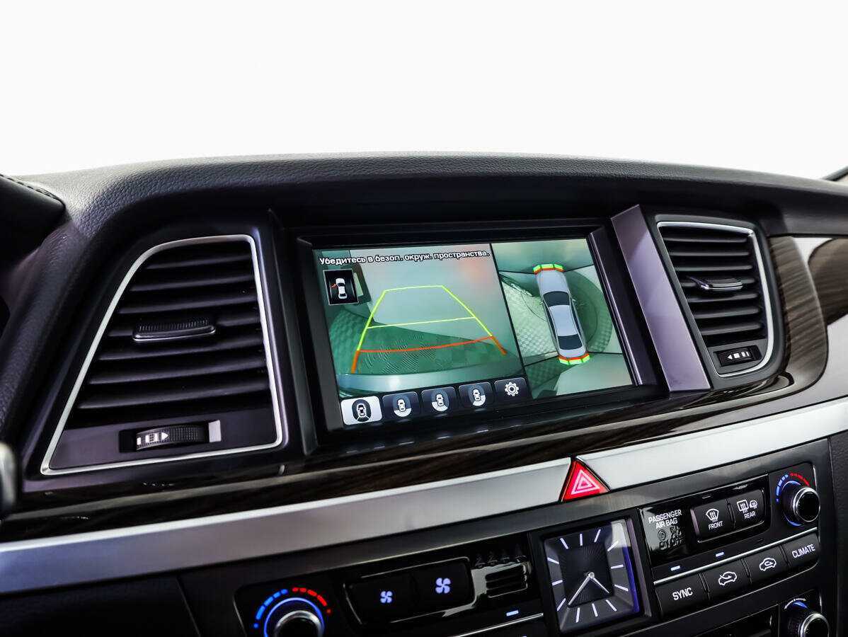 Hyundai Genesis с пробегом — 2014 год. Фото: #13