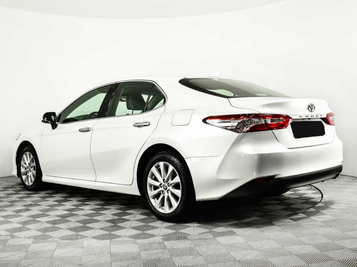 Toyota Camry с пробегом — 2020 год. Фото: #6