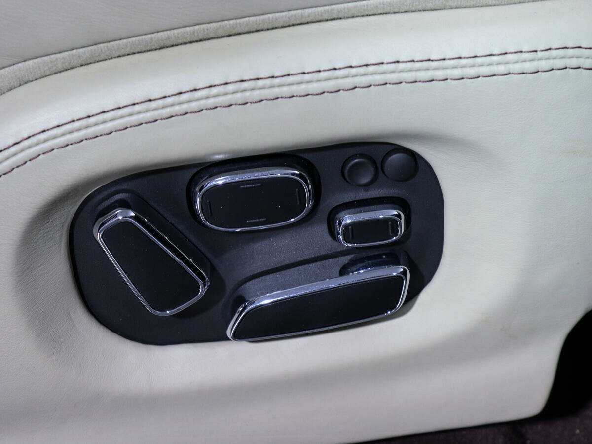 Jaguar XJ с пробегом — 2014 год. Фото: #15