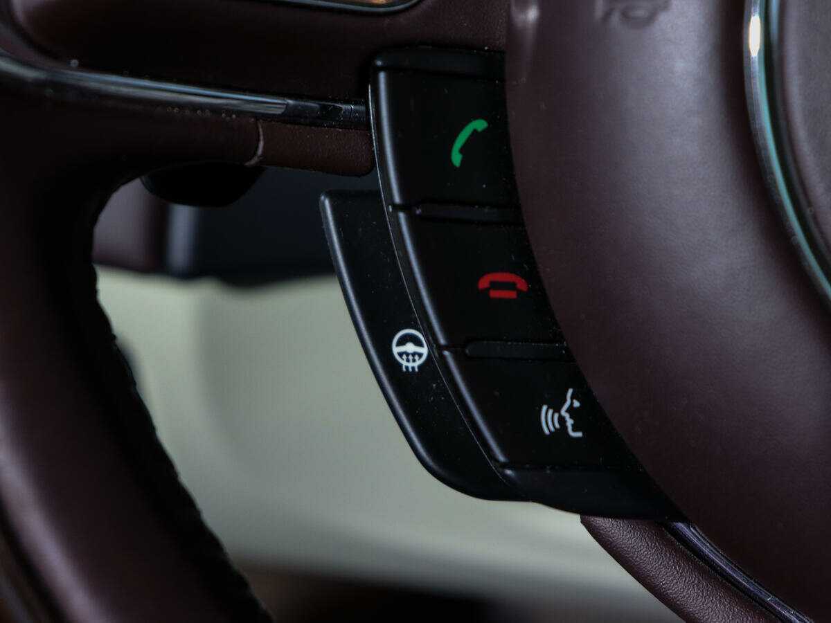 Jaguar XJ с пробегом — 2014 год. Фото: #32