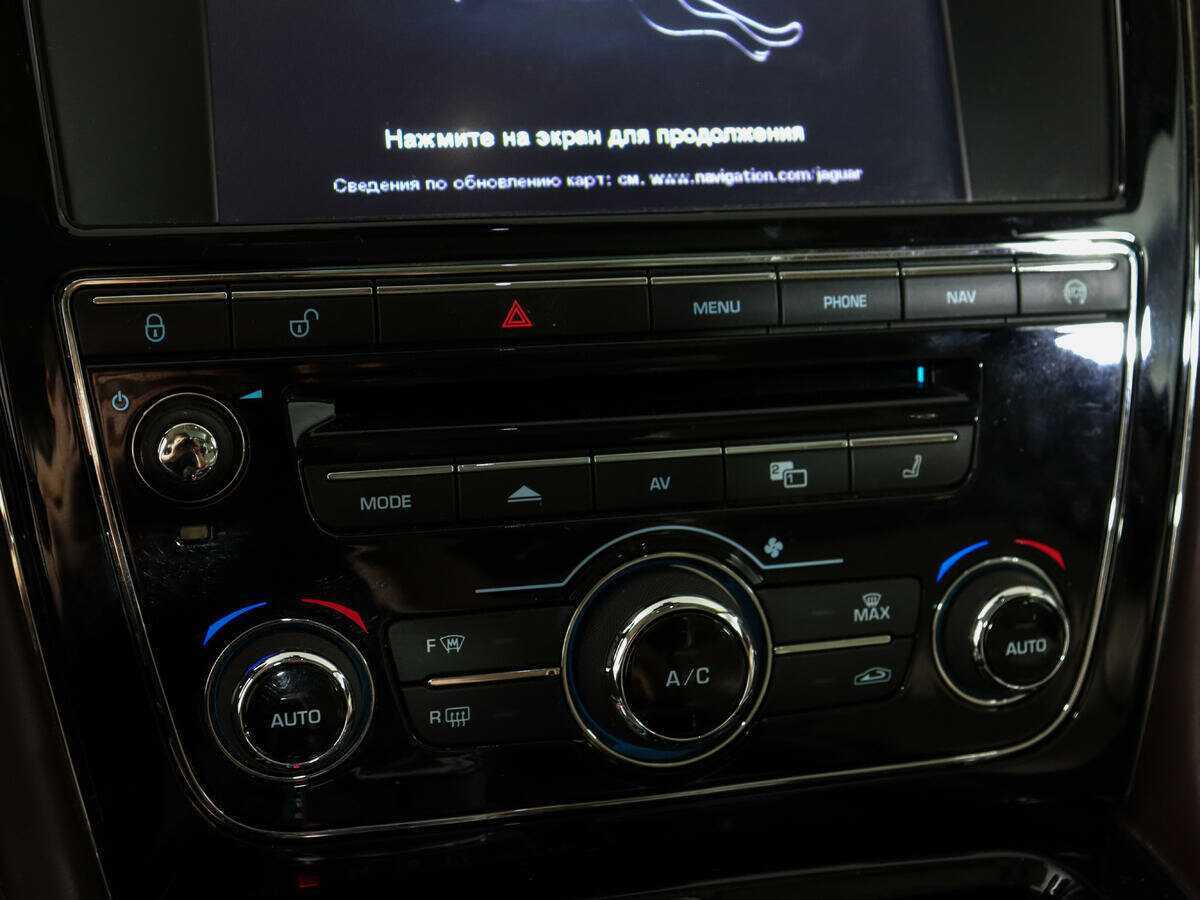 Jaguar XJ с пробегом — 2014 год. Фото: #34