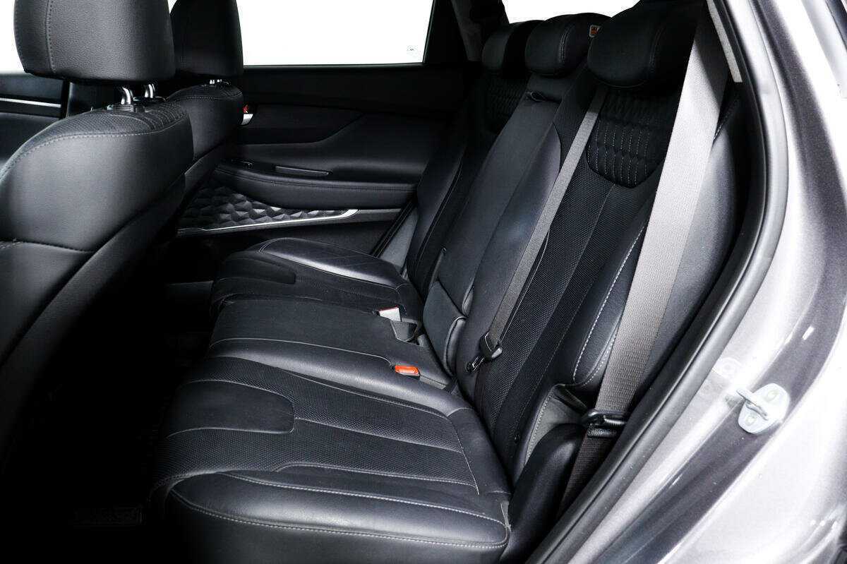 Hyundai Santa Fe с пробегом — 2019 год. Фото: #11