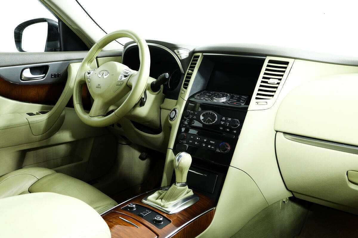 Infiniti FX с пробегом — 2012 год. Фото: #8