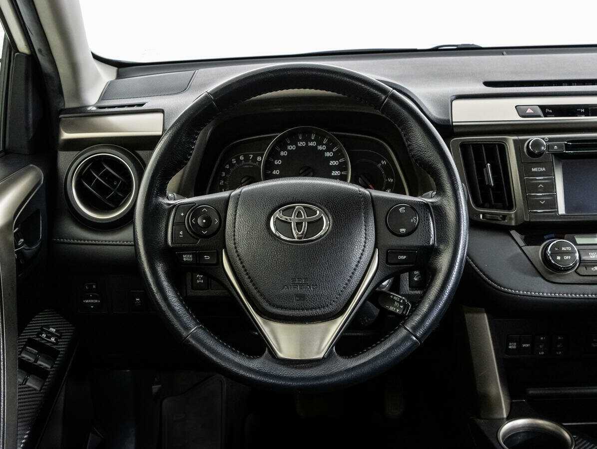 Toyota RAV4 с пробегом — 2013 год. Фото: #11