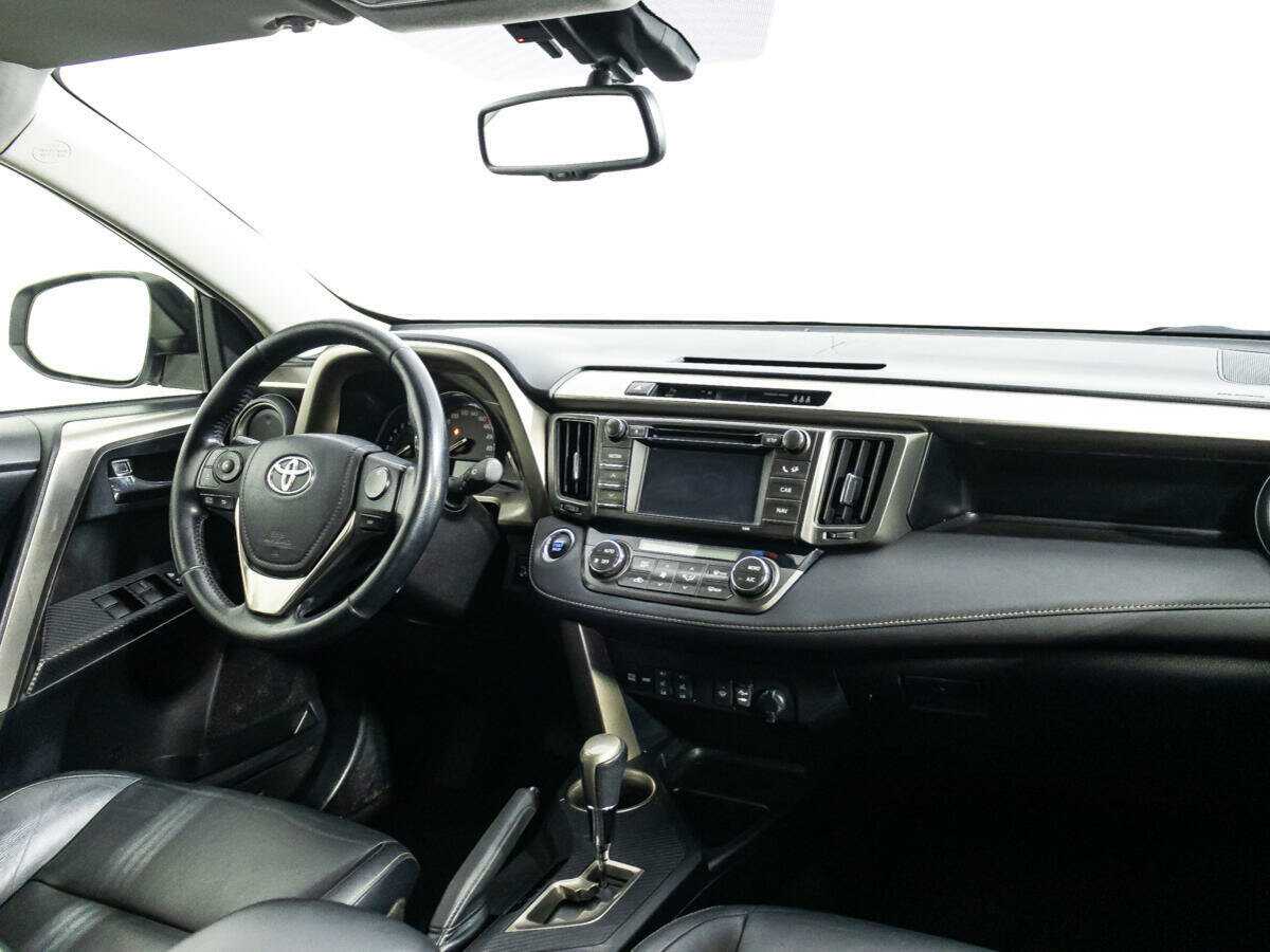 Toyota RAV4 с пробегом — 2013 год. Фото: #8