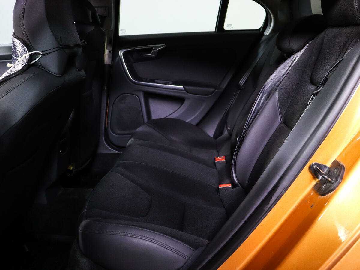 Volvo S60 с пробегом — 2012 год. Фото: #7