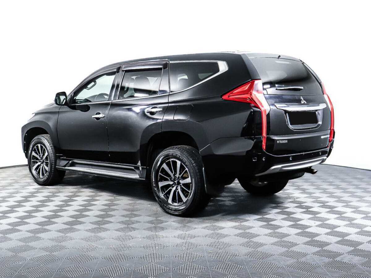 Mitsubishi Pajero Sport с пробегом — 2018 год. Фото: #6