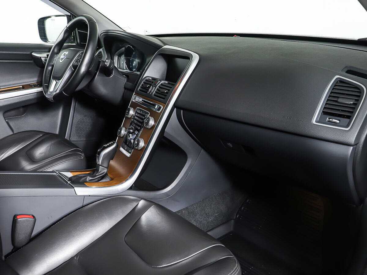 Volvo XC60 с пробегом — 2015 год. Фото: #8