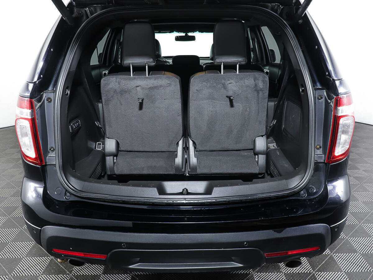 Ford Explorer с пробегом — 2013 год. Фото: #9