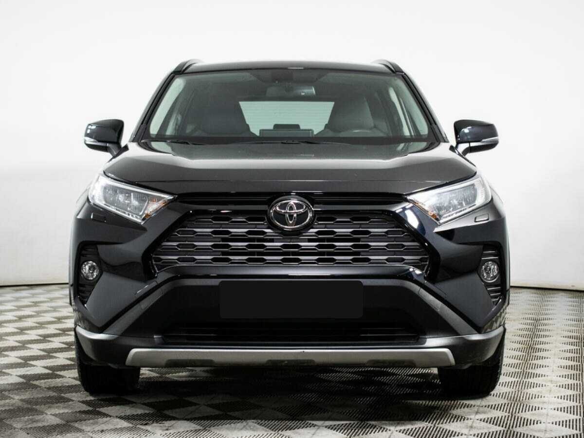 Toyota RAV4 с пробегом — 2020 год. Фото: #1