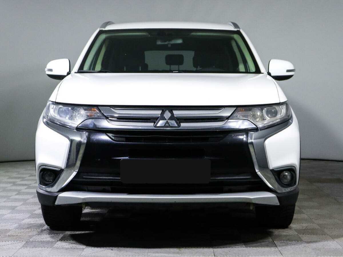 Mitsubishi Outlander с пробегом — 2018 год. Фото: #1