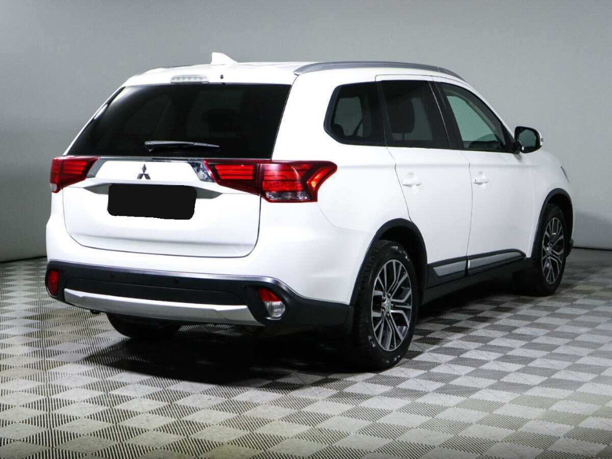 Mitsubishi Outlander с пробегом — 2018 год. Фото: #3