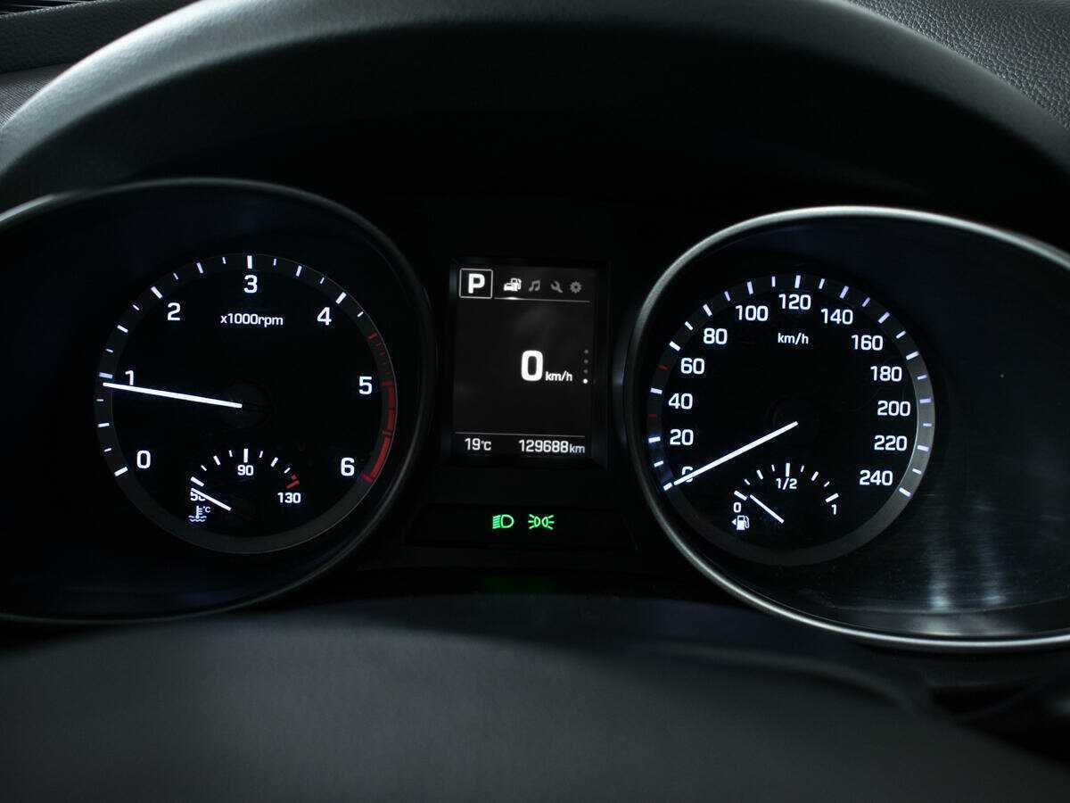 Hyundai Santa Fe с пробегом — 2017 год. Фото: #10