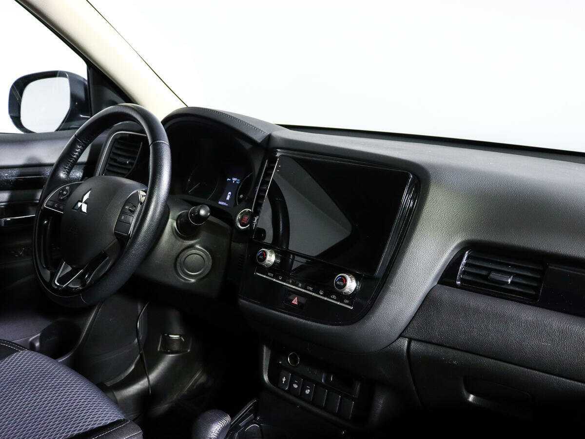 Mitsubishi Outlander с пробегом — 2021 год. Фото: #6