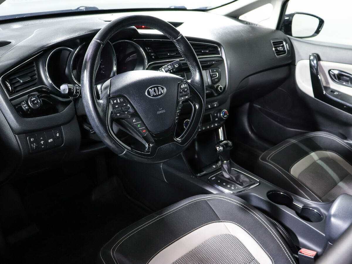Kia Ceed с пробегом — 2015 год. Фото: #13