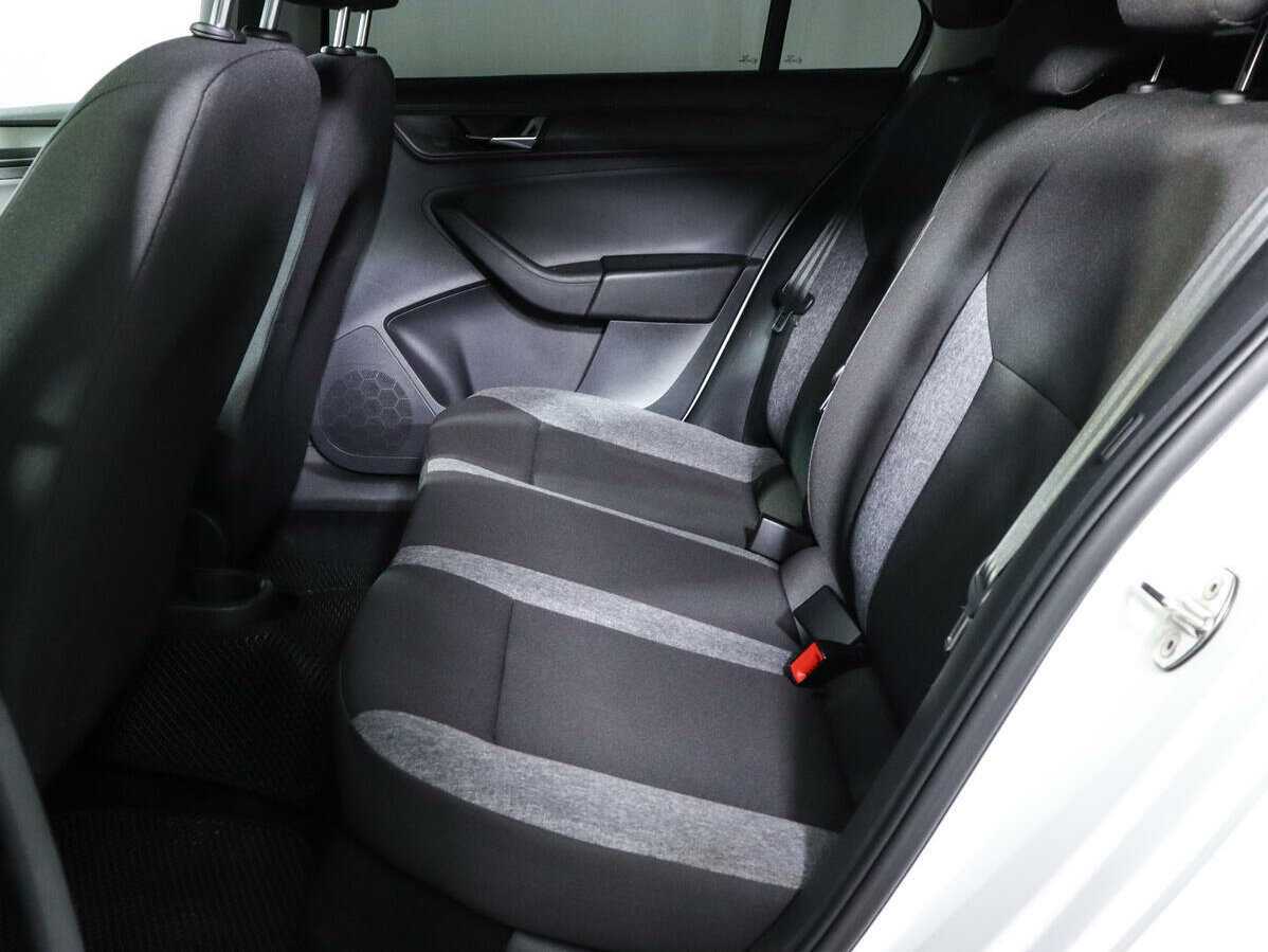 Skoda Rapid с пробегом — 2021 год. Фото: #8