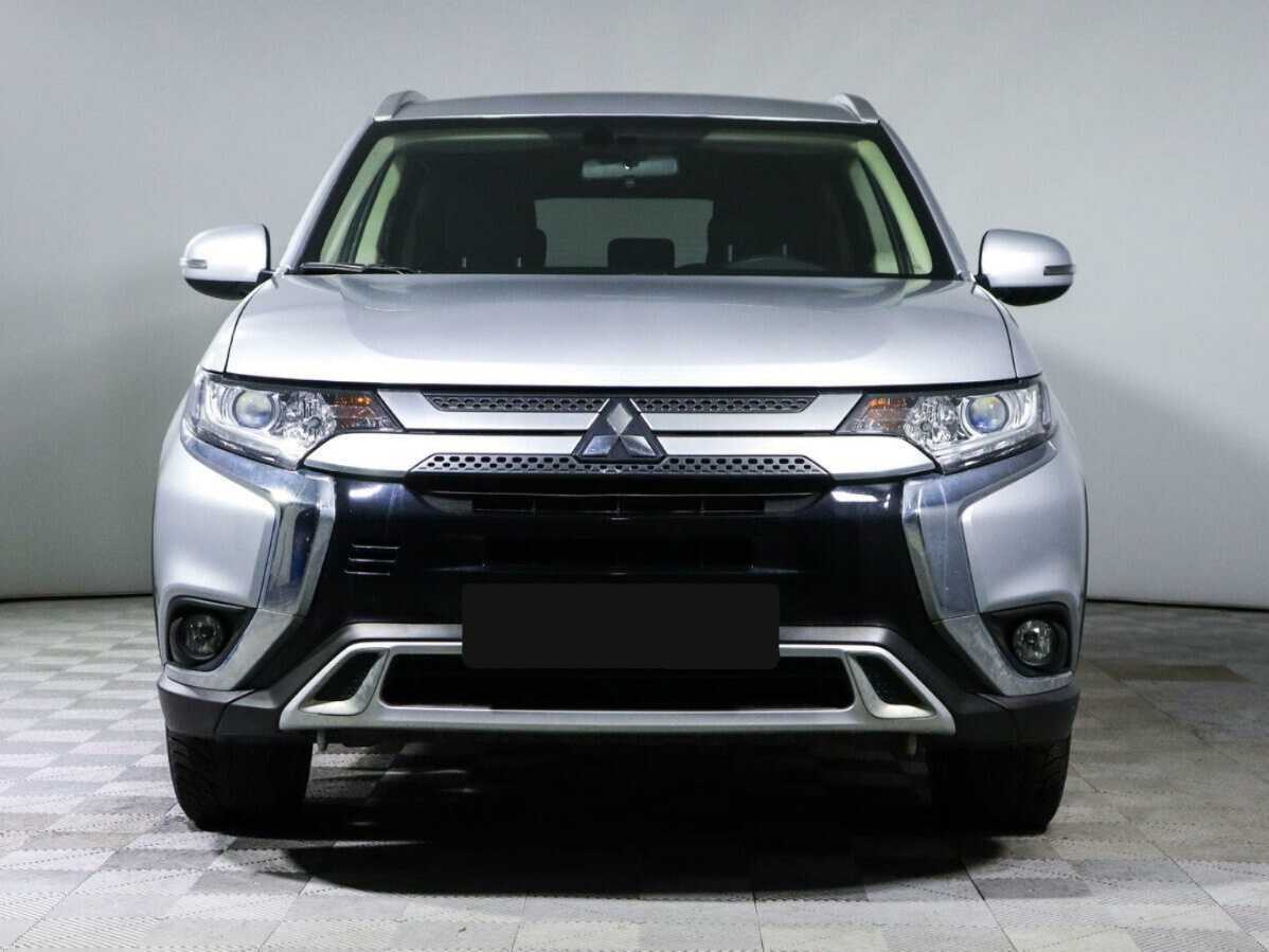 Mitsubishi Outlander с пробегом — 2021 год. Фото: #1