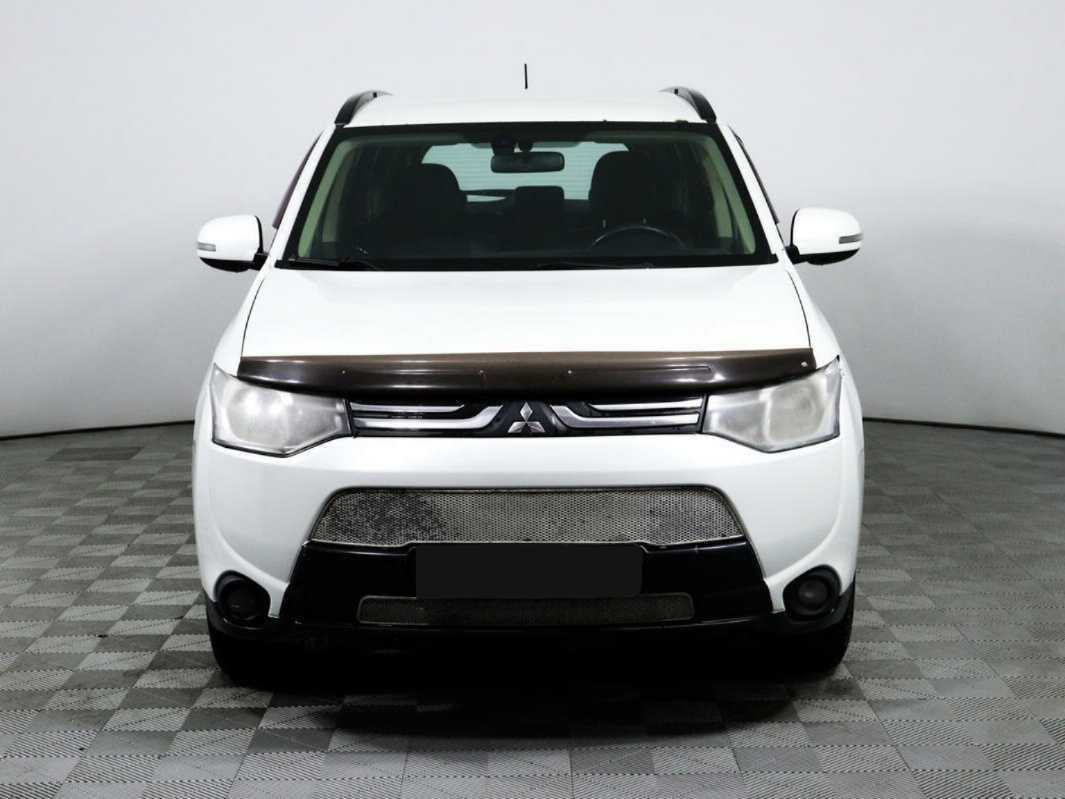 Mitsubishi Outlander с пробегом — 2013 год. Фото: #1