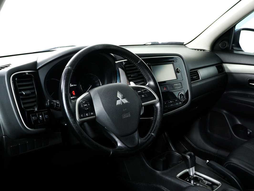 Mitsubishi Outlander с пробегом — 2013 год. Фото: #12