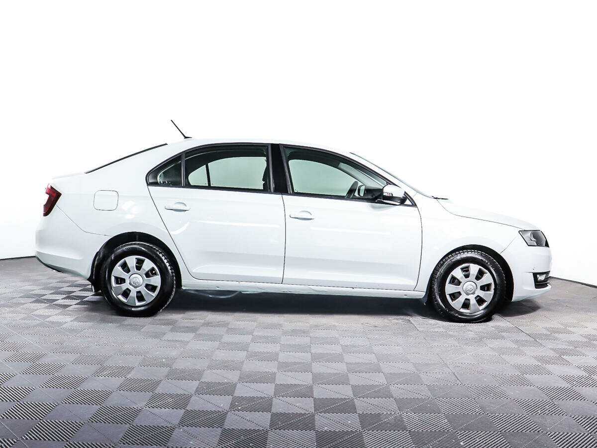 Skoda Rapid с пробегом — 2017 год. Фото: #3