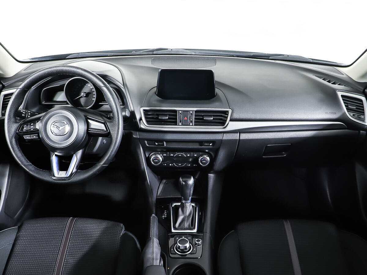 Mazda 3 с пробегом — 2017 год. Фото: #10