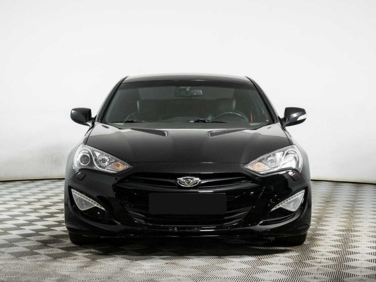 Hyundai Genesis Coupe с пробегом — 2012 год. Фото: #1