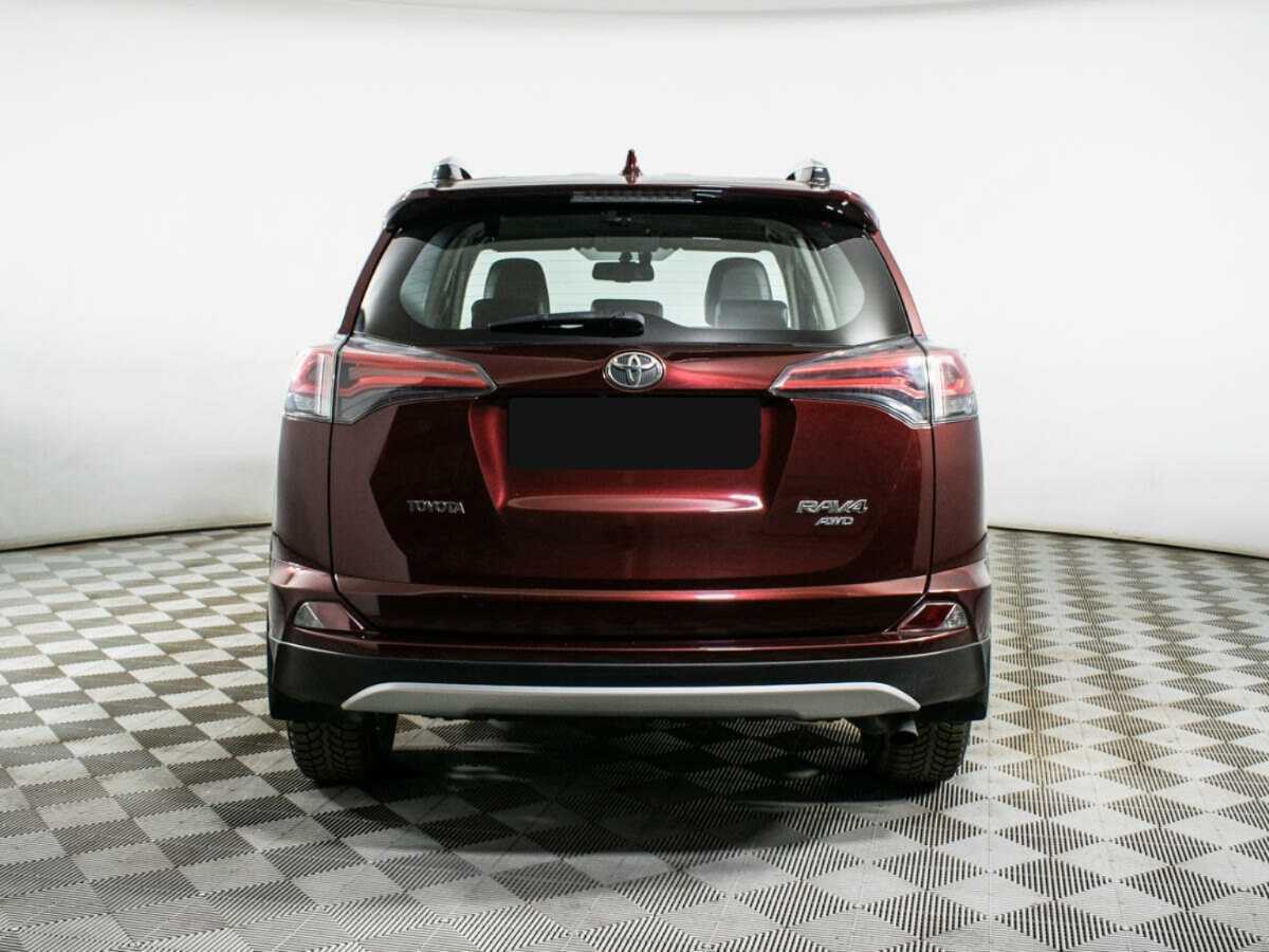 Toyota RAV4 с пробегом — 2016 год. Фото: #4