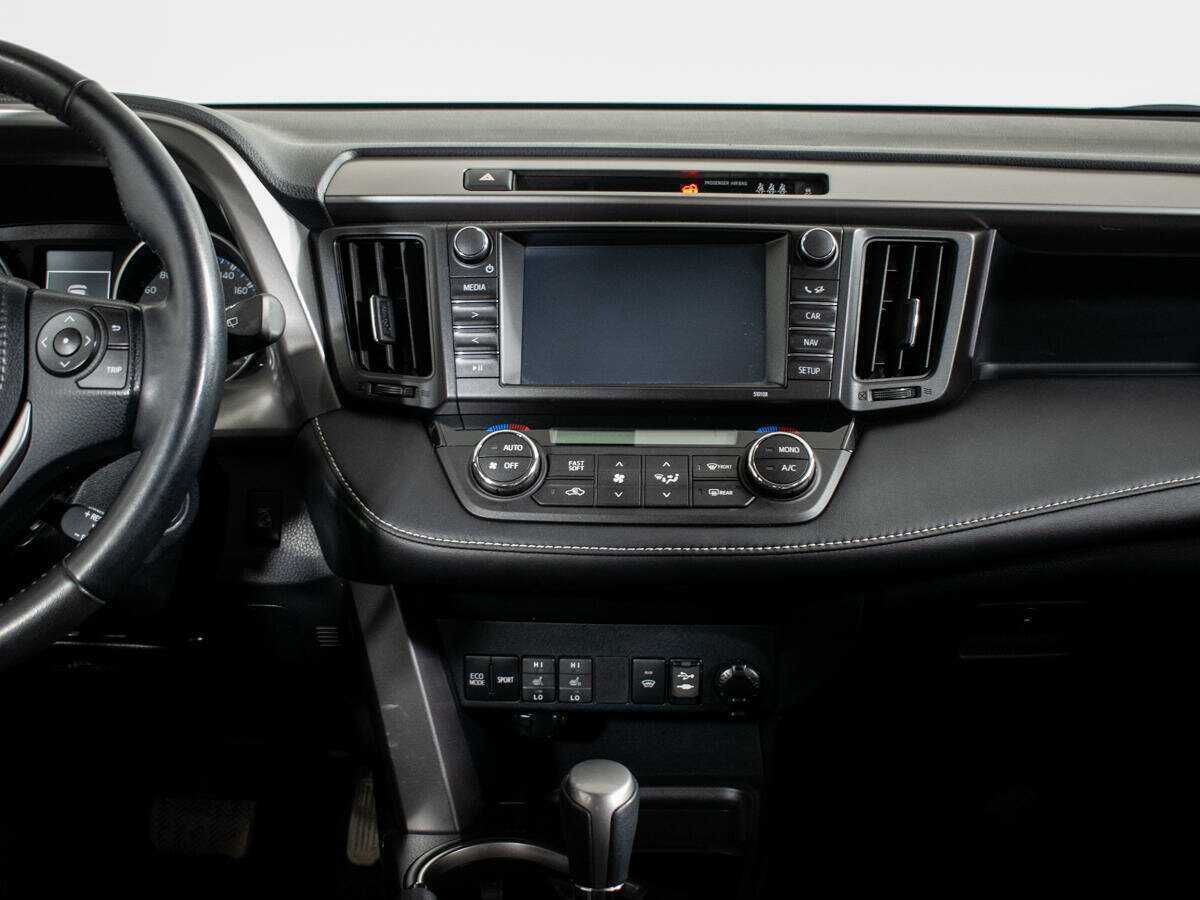 Toyota RAV4 с пробегом — 2016 год. Фото: #8