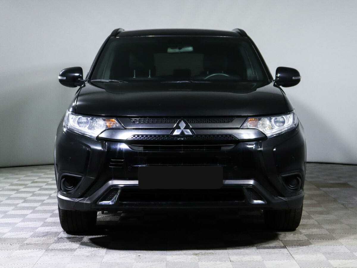Mitsubishi Outlander с пробегом — 2020 год. Фото: #1