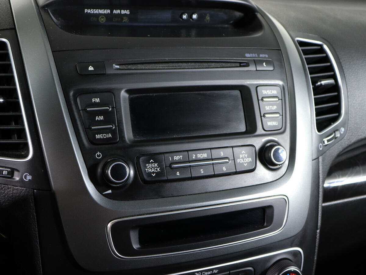 Kia Sorento с пробегом — 2015 год. Фото: #21