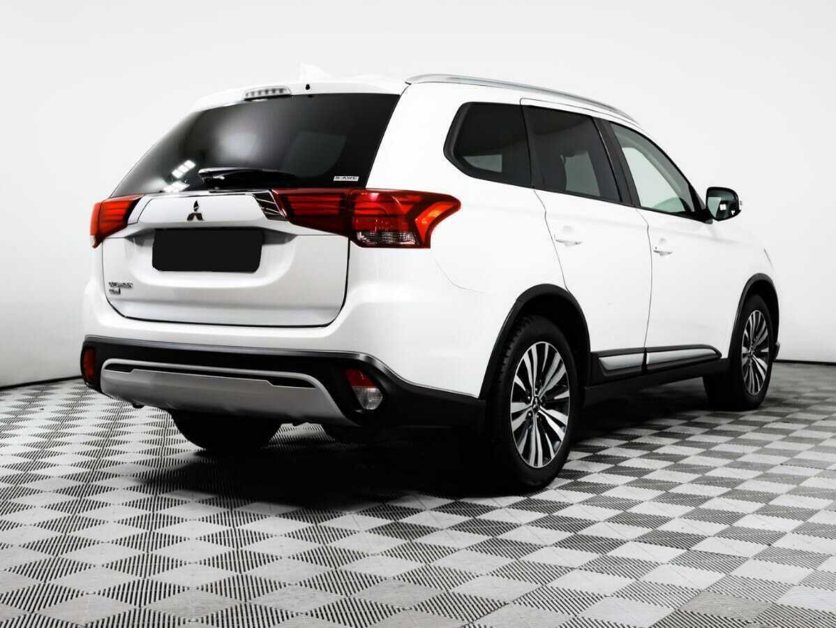 Mitsubishi Outlander с пробегом — 2020 год. Фото: #3