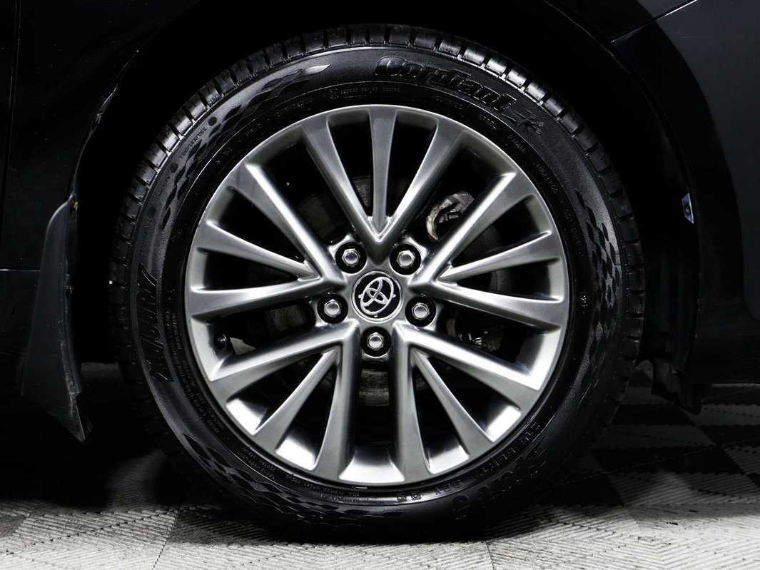 Toyota Camry с пробегом — 2015 год. Фото: #13