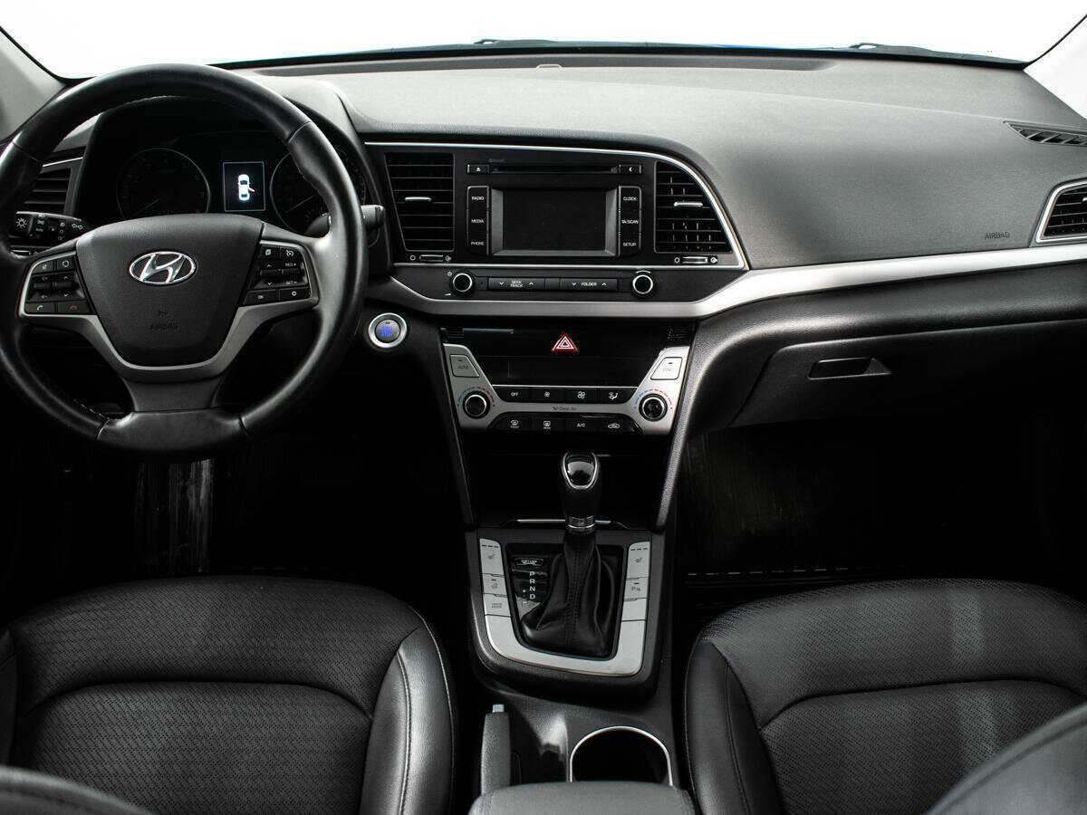 Hyundai Elantra с пробегом — 2016 год. Фото: #11