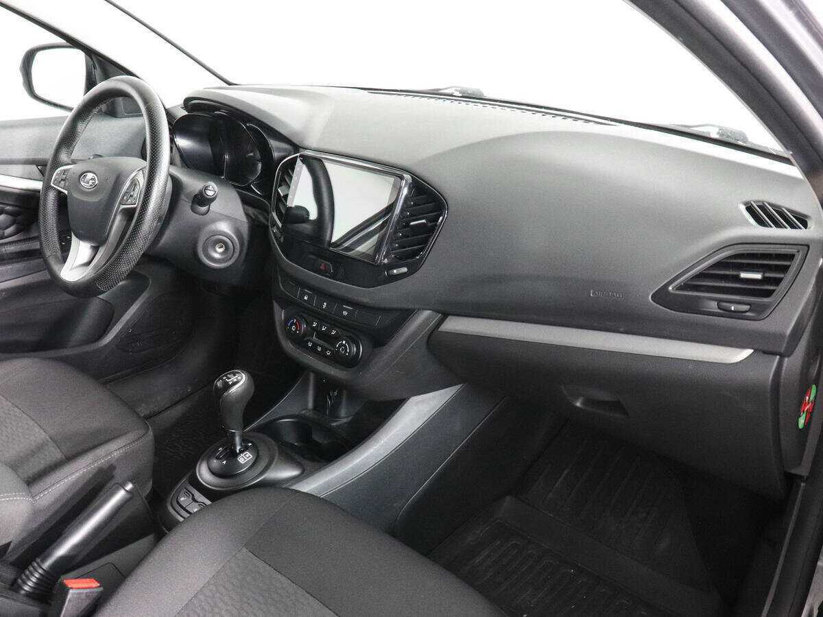 Lada (ВАЗ) Vesta с пробегом — 2019 год. Фото: #9