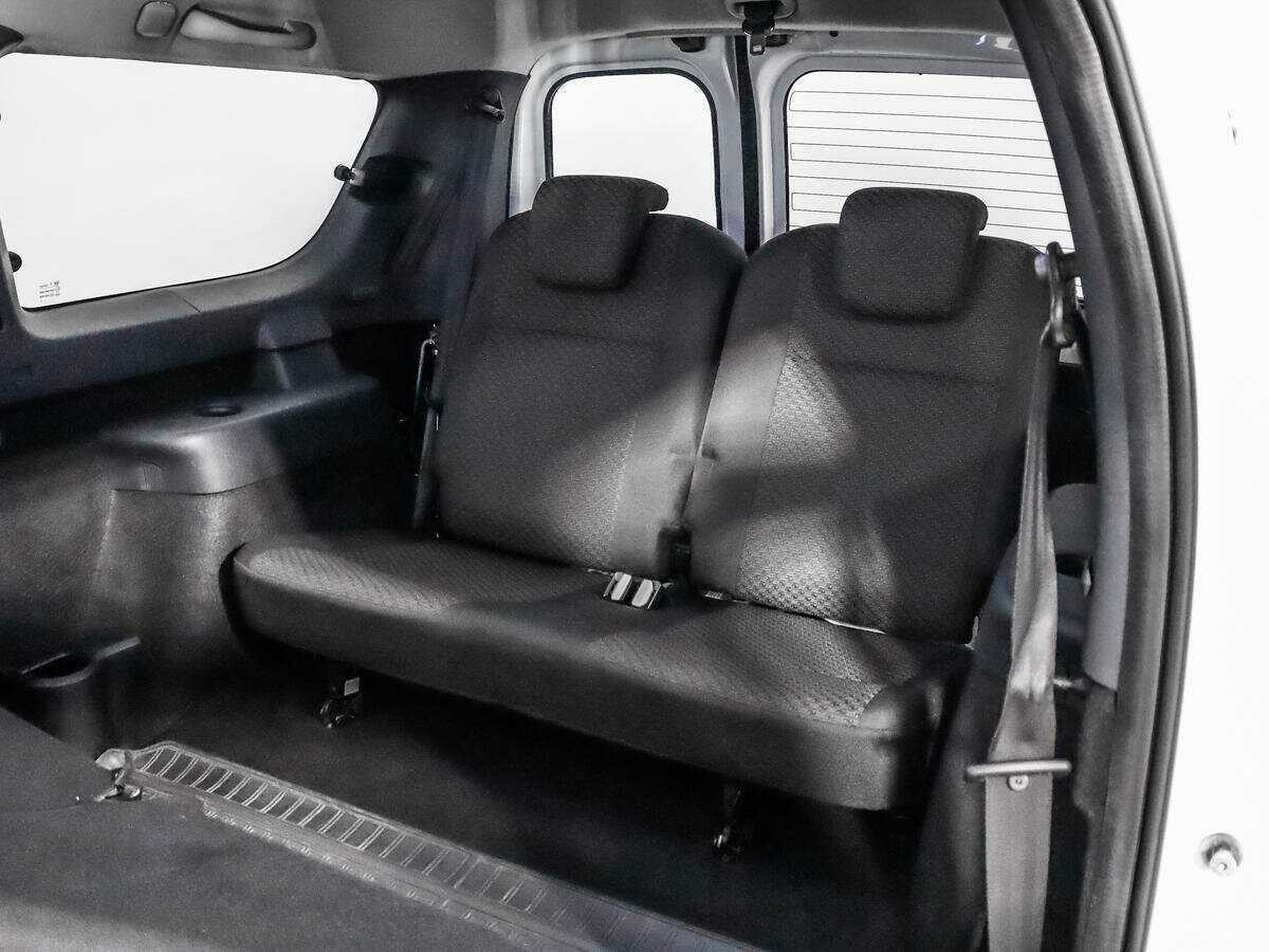 Lada (ВАЗ) Largus с пробегом — 2014 год. Фото: #10