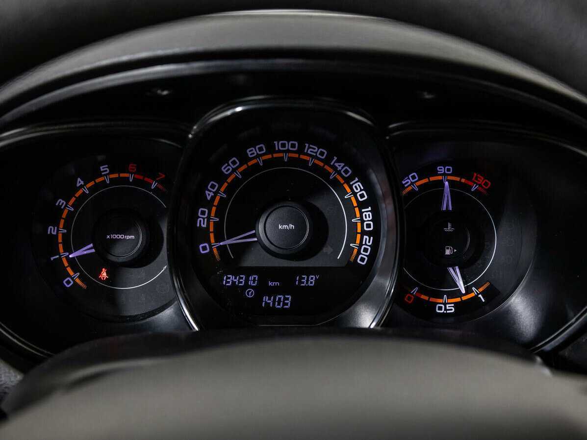 Lada (ВАЗ) Vesta с пробегом — 2017 год. Фото: #11