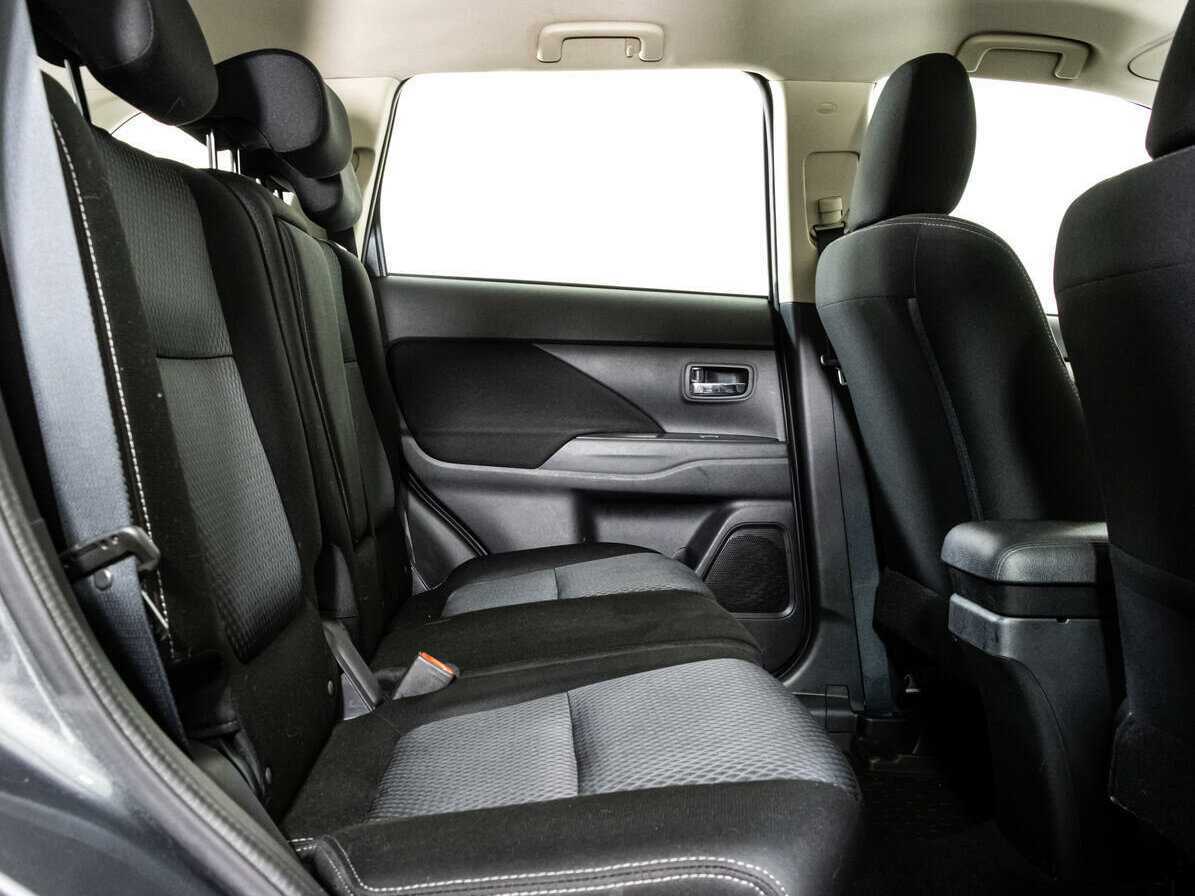 Mitsubishi Outlander с пробегом — 2016 год. Фото: #9