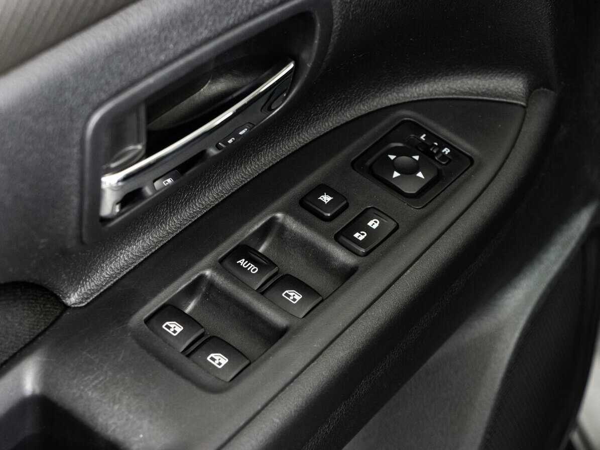 Mitsubishi Outlander с пробегом — 2016 год. Фото: #10