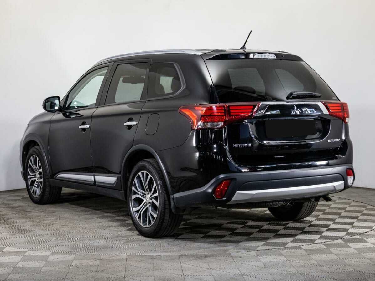 Mitsubishi Outlander с пробегом — 2015 год. Фото: #5