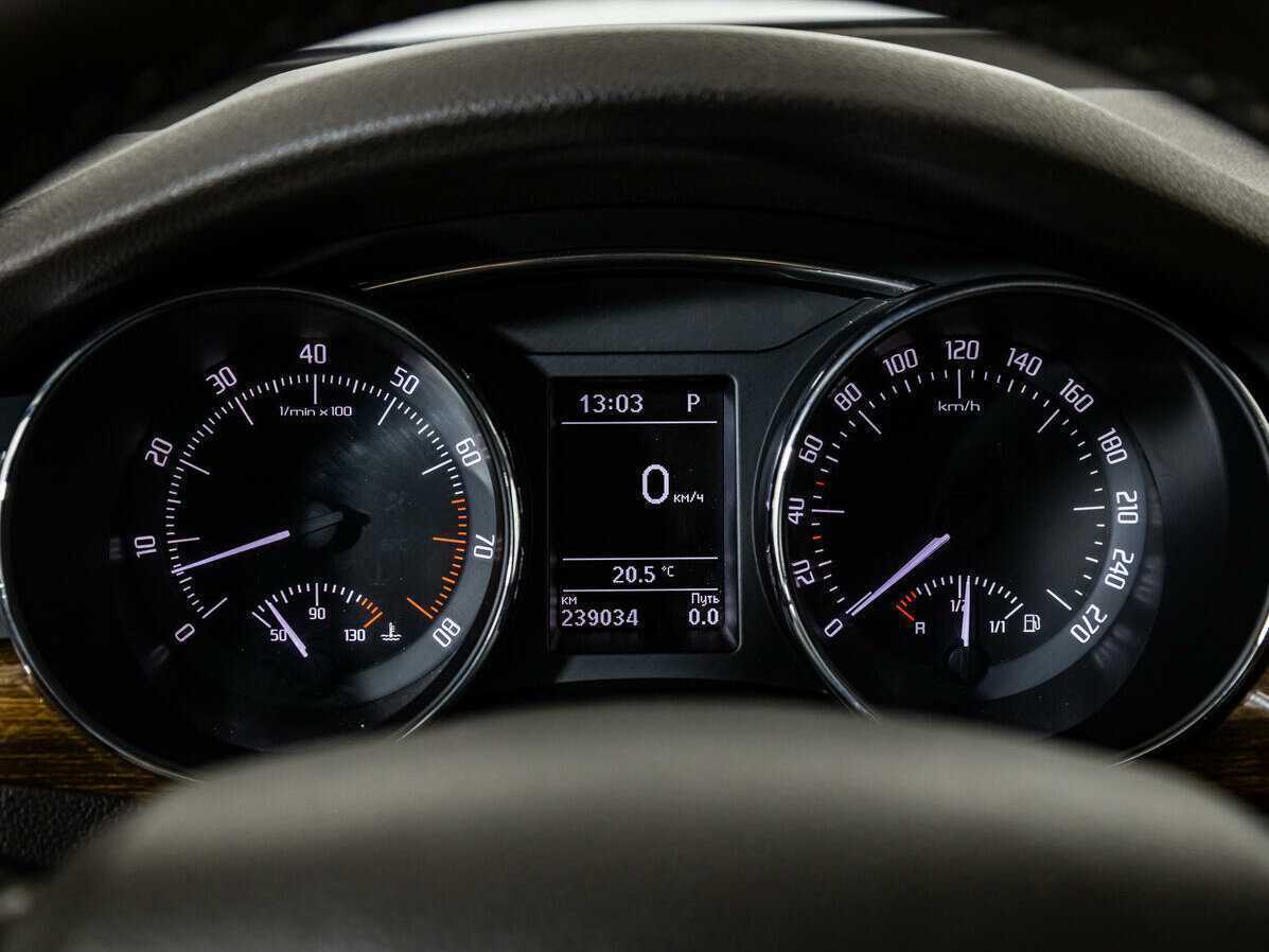 Skoda Superb с пробегом — 2014 год. Фото: #11