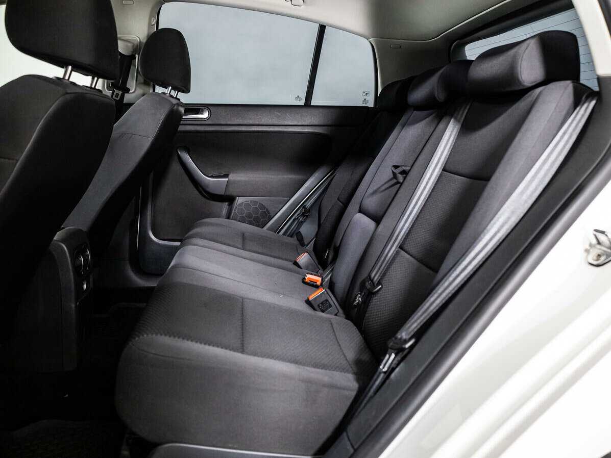 Volkswagen Golf Plus с пробегом — 2013 год. Фото: #9